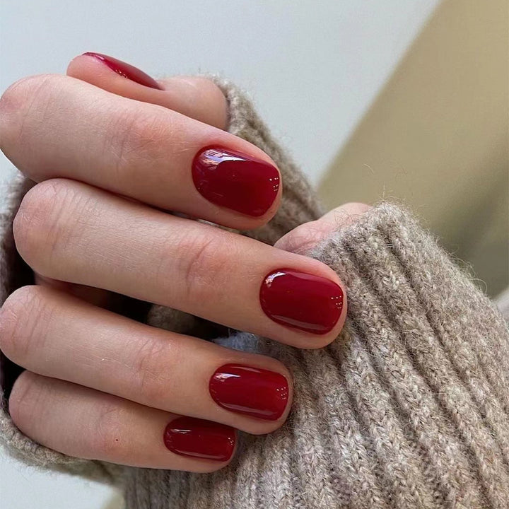 Elegant Nail Art with Gloss Finish Stornfield