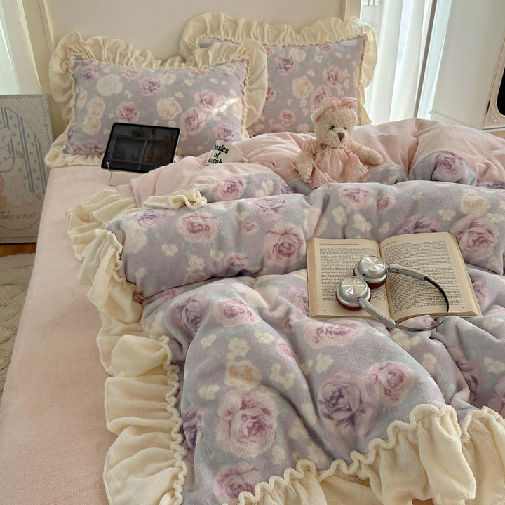 Floral Patterned Ruffled Comforter Set