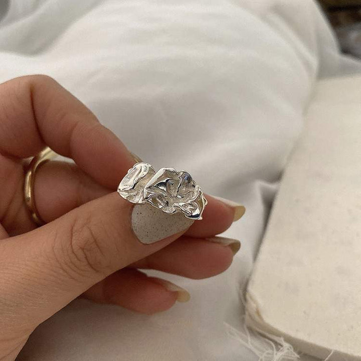 More elegant and timeless ring Stornfield