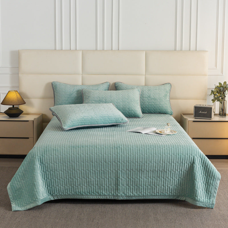Playful Cartoon-Themed Bedspread Set