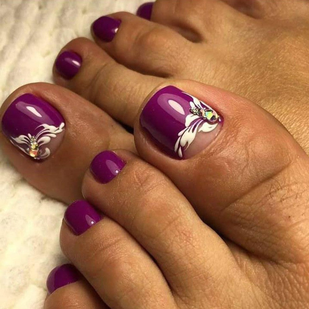Elegant toenail art Stornfield