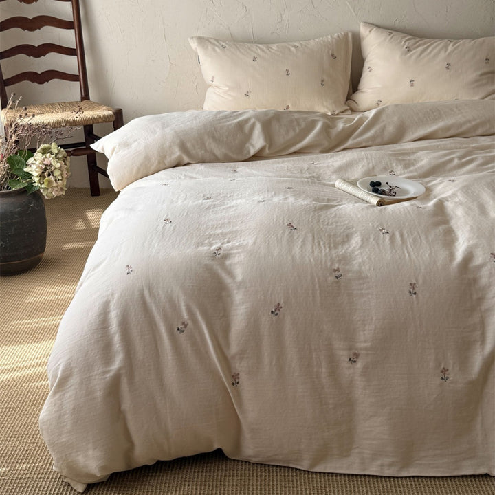 Embroidered Small-Scatter Floral Linen-Cotton Duvet Cover Set with Pillowcases