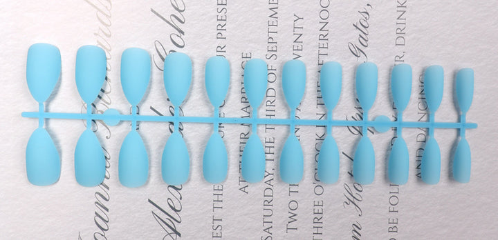 Stiletto Press-On Nail Set Stornfield
