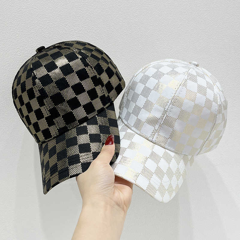 Women's Stylish Checkered Pattern Baseball Cap Stornfield