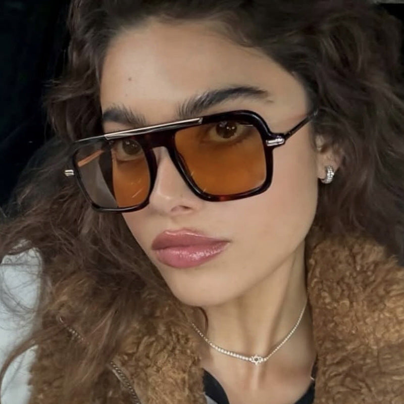 Women's square sunglasses with luxurious metal frame and sturdy lenses Stornfield