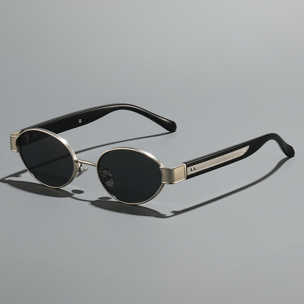 Women's sunglasses in a modern, oval frame with harmonious color play Stornfield
