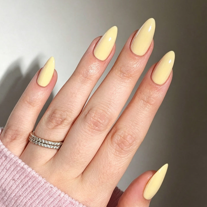 Artificial motive nails with elegant shape Stornfield