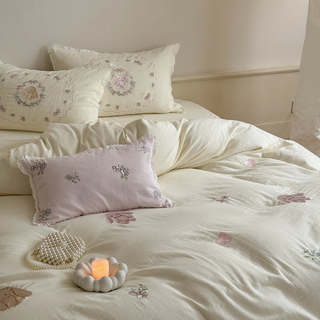 Embroidered cotton bed linen set with vintage roses and frill edges Stornfield