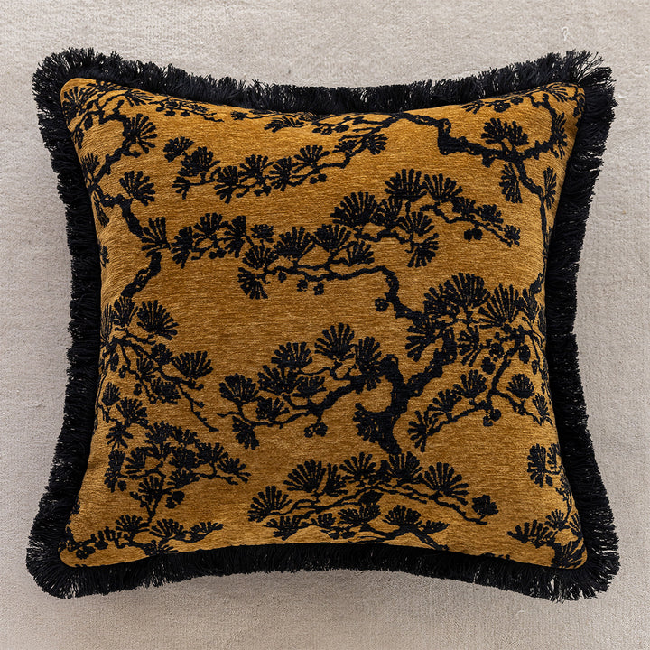 Luxurious cushion with panther design