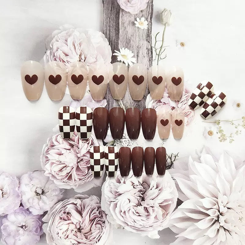 Artificiaal nail set with stylish and fashionable accents Stornfield