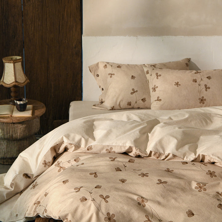 Luxurious bedding set made of cotton satin with floral watercolor pattern reversible duvet cover with button closure and pillowcases