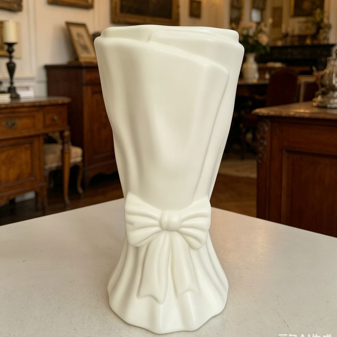 Decorative Elegant Bow-Shaped Flower Vase Stornfeild