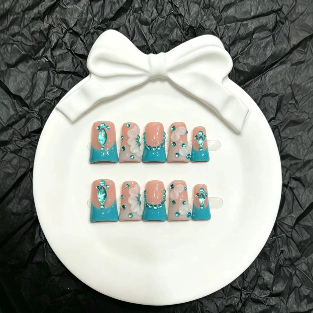 Decorative Press-On Nail Art Set with Floral and Gem Accents  1791774497
