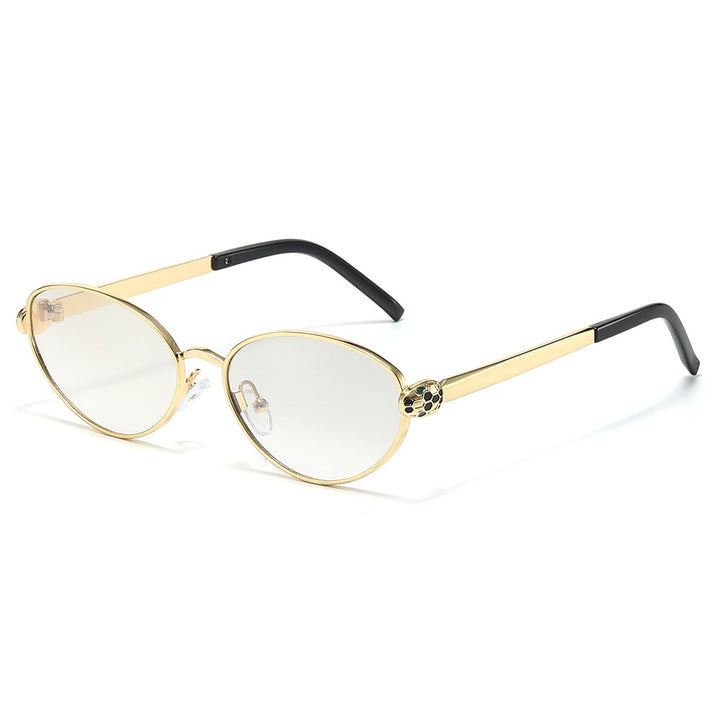 Chic Cat-Eye Sunglasses with Luxurious Gold Accents Stornfield