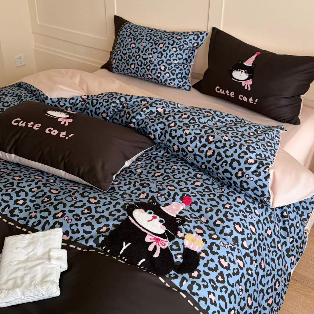Reversible Cotton-Blend Duvet Cover Set with Embroidered Cute Cat and Leopard Print Panel