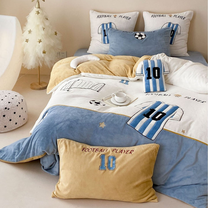 Cozy children's bedding in soccer design made of velvet complete set