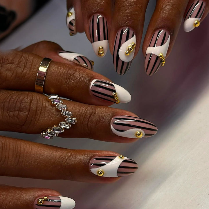 Artificial Fingernails In Elegant Stripe Design with Gold Accents Stornfield