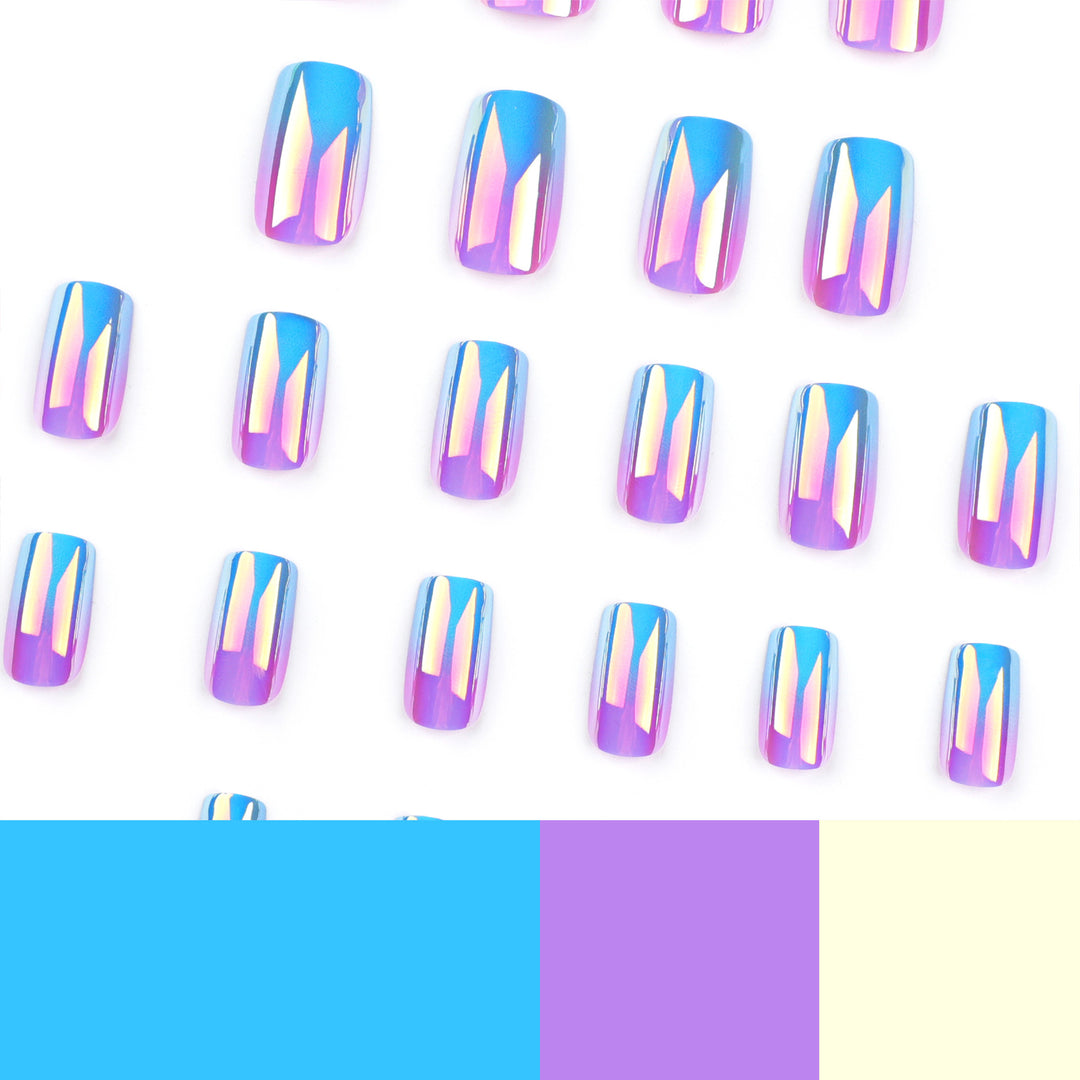 Artificial nail art in holographic design Stornfield