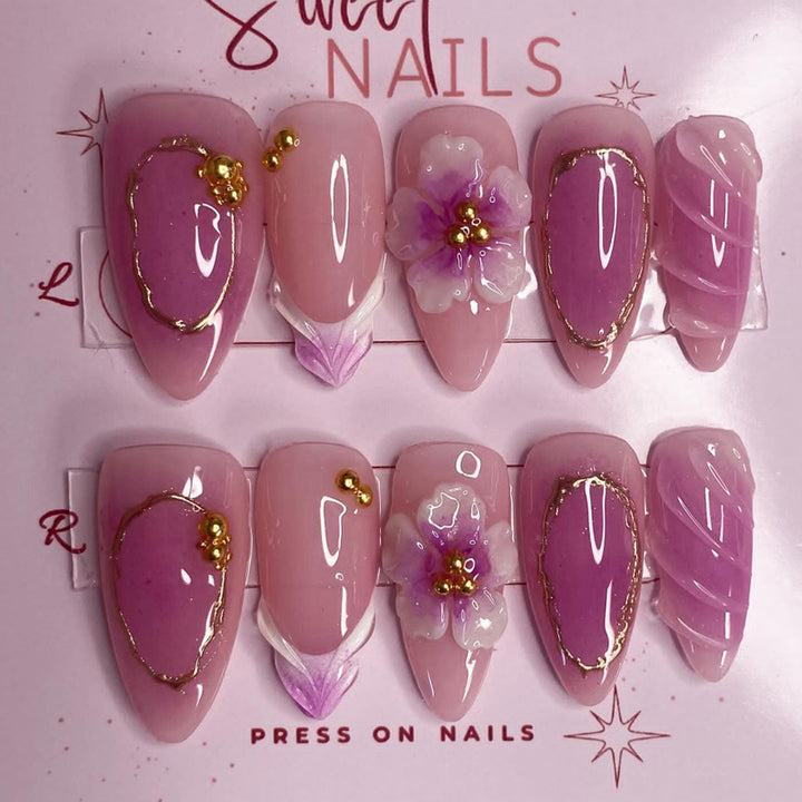 Artificial nail set with elegant flower accents Stornfield