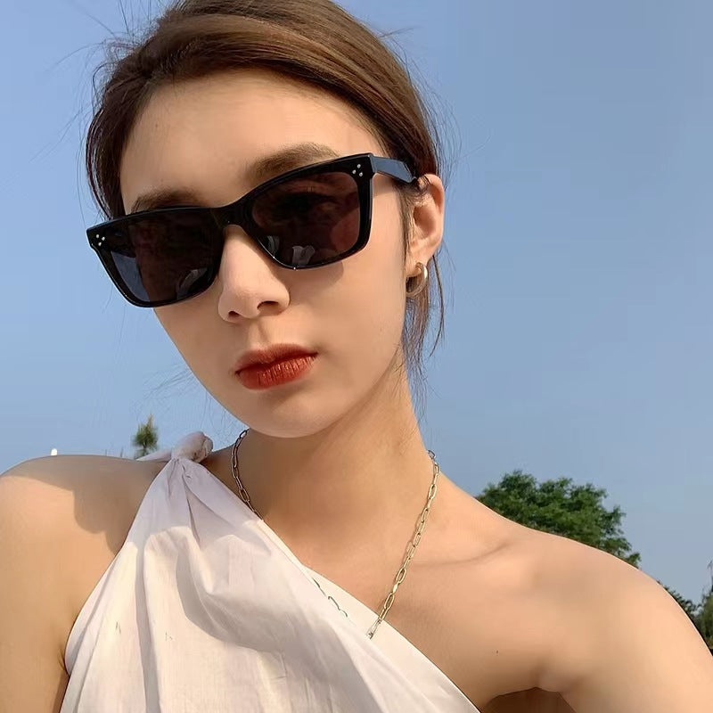 Women’s retro-inspired sunglasses with eye-catching pattern Stornfield