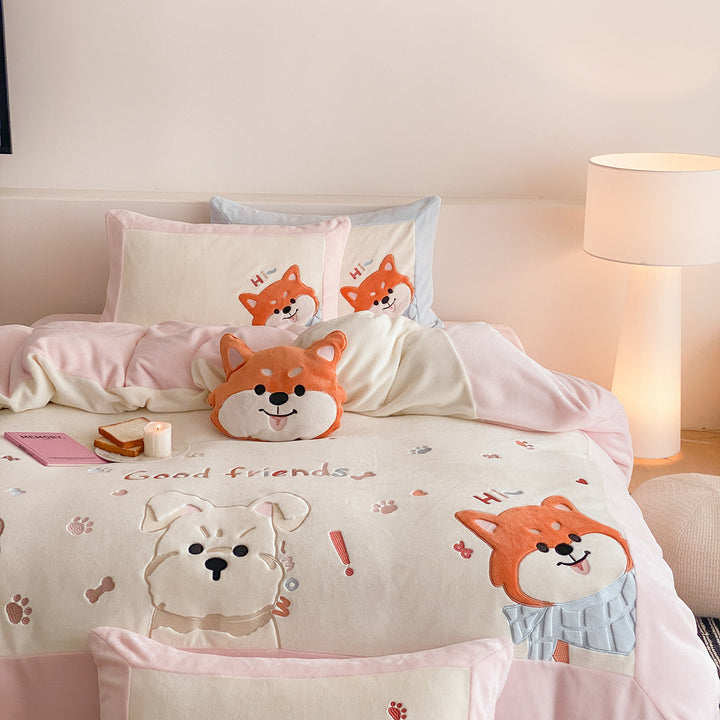 Children's bedding set with plush dog appliqués and microfiber throw