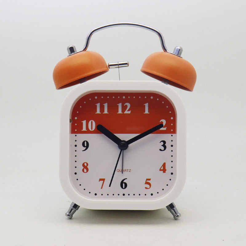 Quarz Alarm Clock in Modern Retro Style Stornfield