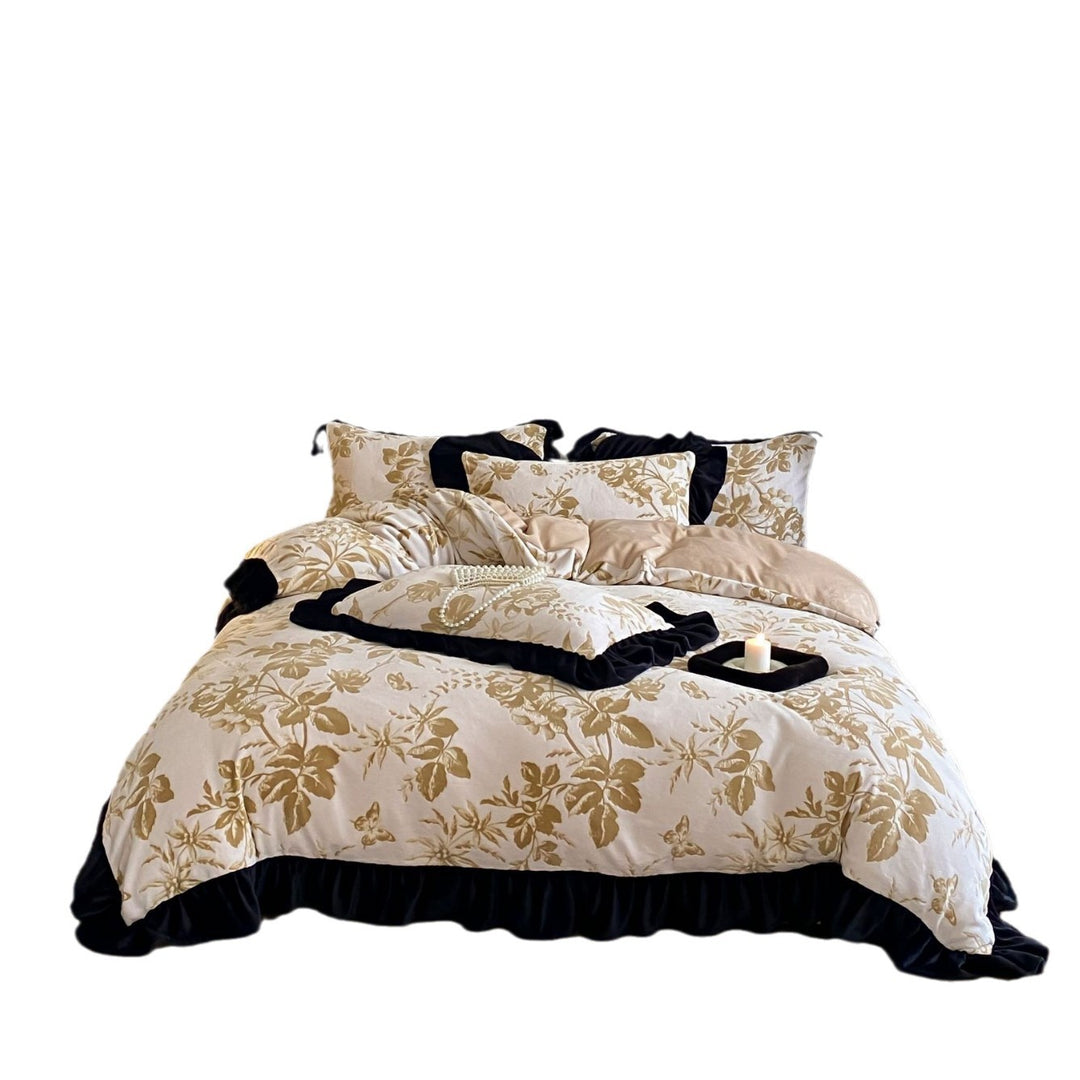 Luxurious Reversible Bedding Set with Floral Pattern and Velvet Ruffle