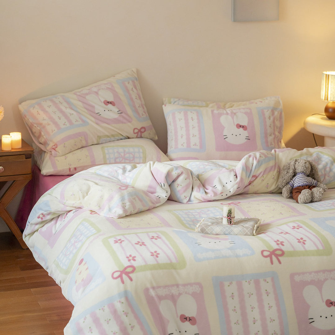 Soft flannel bedding set with checkered design and dog motifs