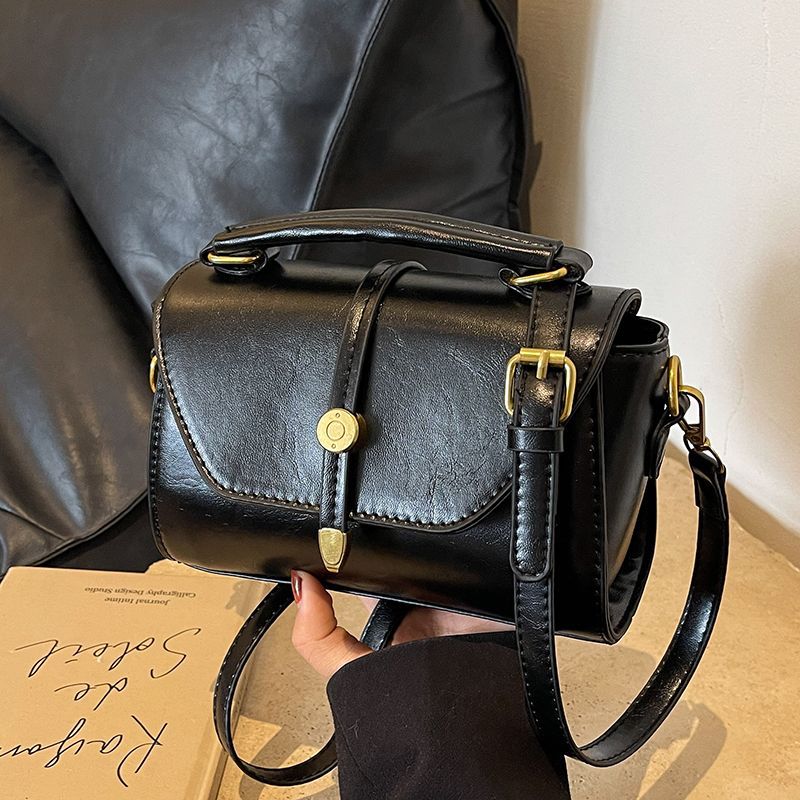 Vintage-Inspired Leather Handbag Stornfield