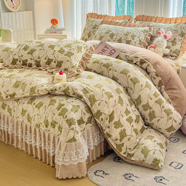 Cozy Heart-Printed Bedding Set