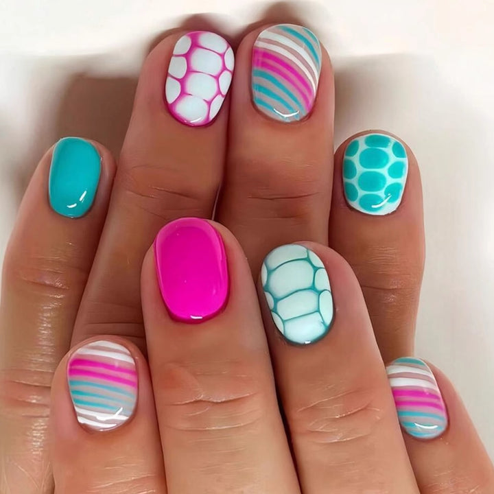 Nail set with playful patterns Stornfield
