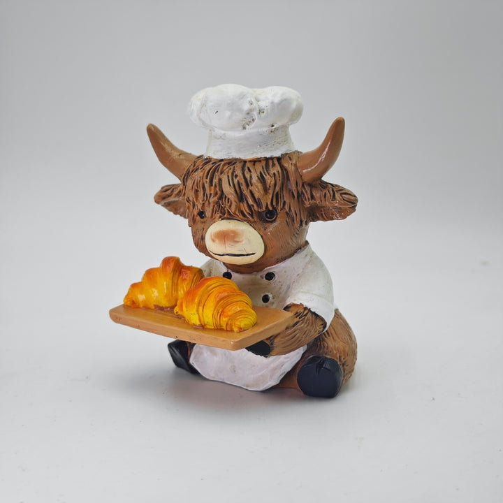 Decorative Highland Cattle Figure in Chef Outfit Stornfield