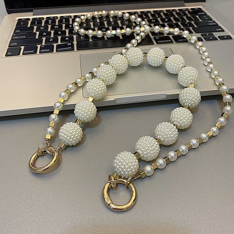 Elegant Beaded Eyewear Holder Stornfield