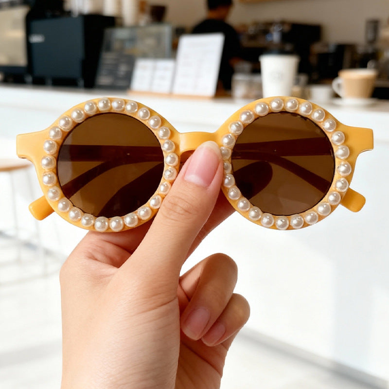 Elegant Pearl-Embellished Round Sunglasses Stornfield