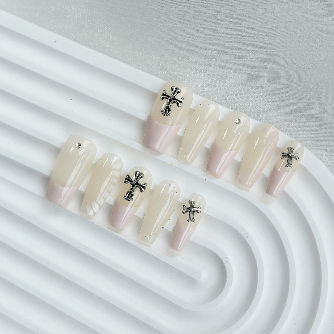 Elegant Press-On Nail Art Set with Decorative Accents