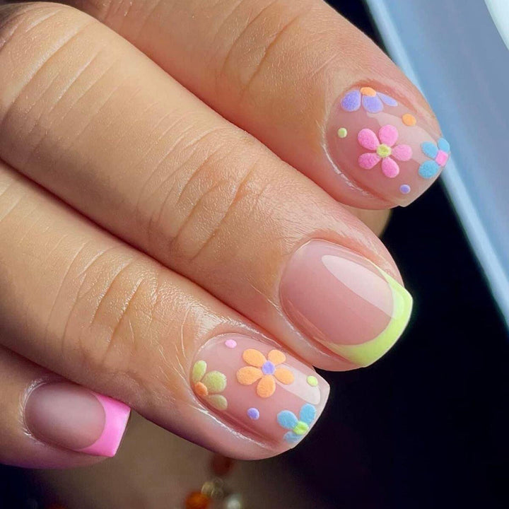 Artificial nails with colorful floral pattern Stornfield