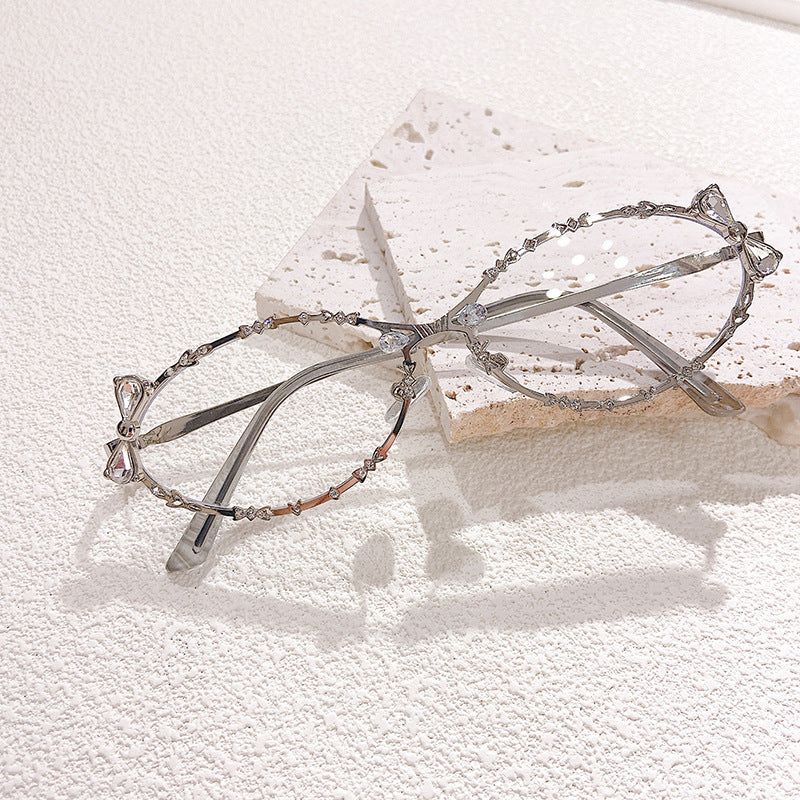 Fashionable chain glasses holder Stornfield