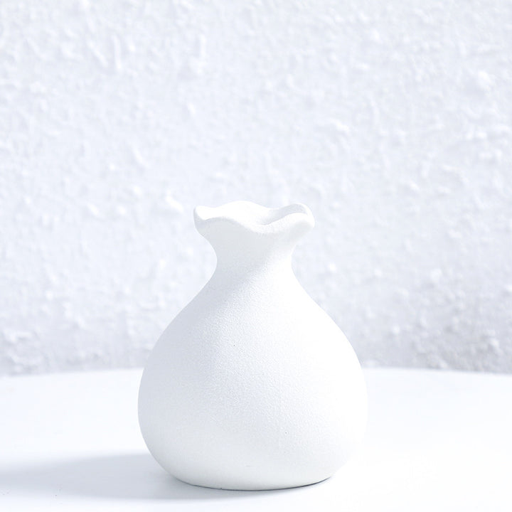 Unique Curved Ceramic Flower Vase Stornfeild
