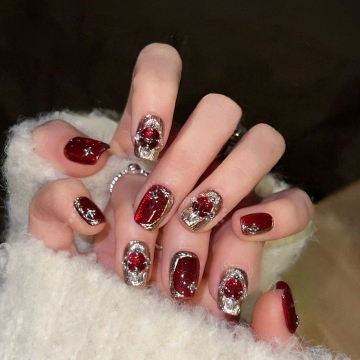 Artistic Floral-Embellished Press-On Nail Art Stornfield