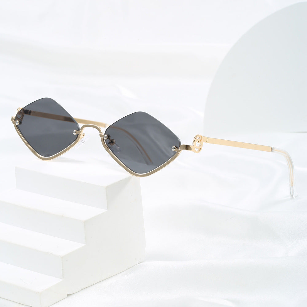 Women's fashionable square sunglasses with luxurious metal frame Stornfield