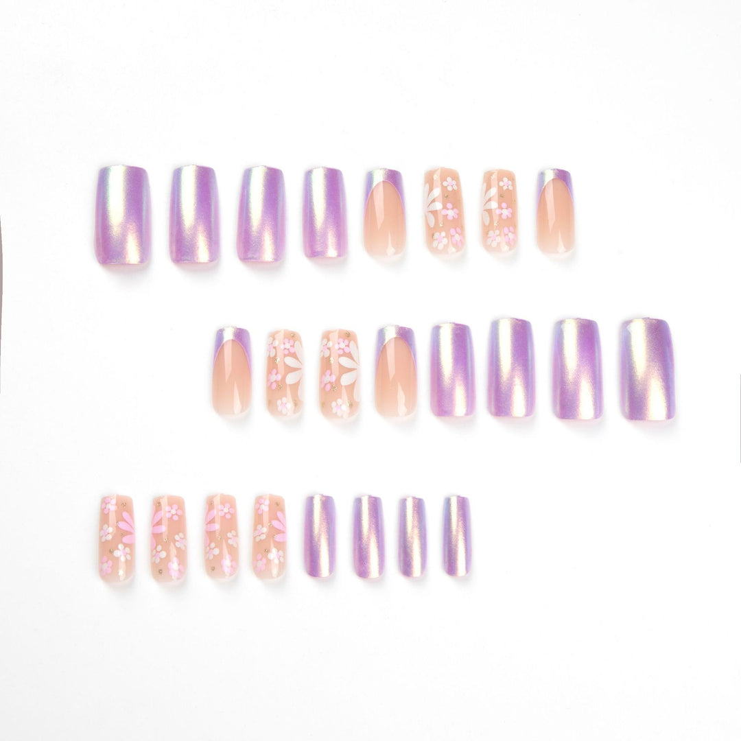 Artificial nail art with floral patterns and shine Stornfield