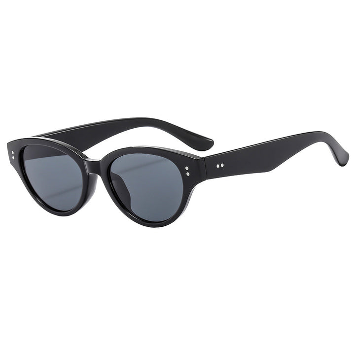 Retro-Inspired Luxurious Cat-Eye Sunglasses Stornfield