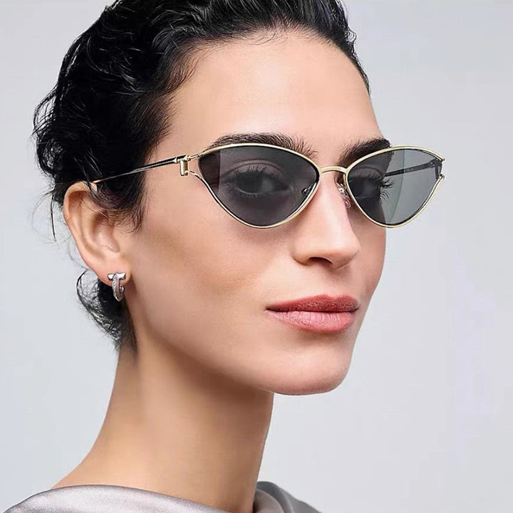 Ladies Cat-Eye Sunglasses in Elegant Gold Frame Stornfield