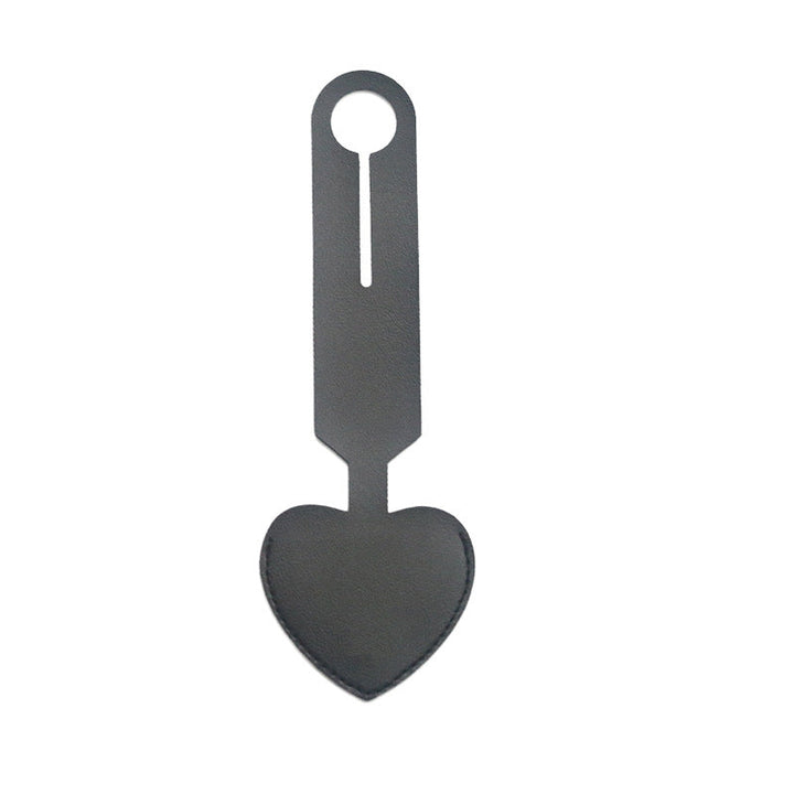 heart-shaped leather luggage tag with adjustable loop Stornfield
