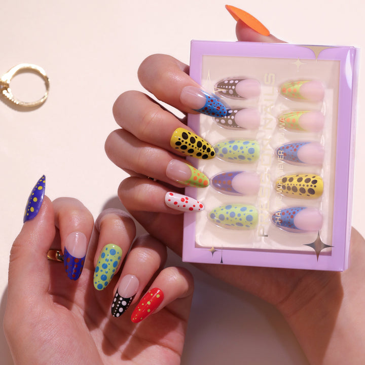 Artificial nail art with creative patterns Stornfield