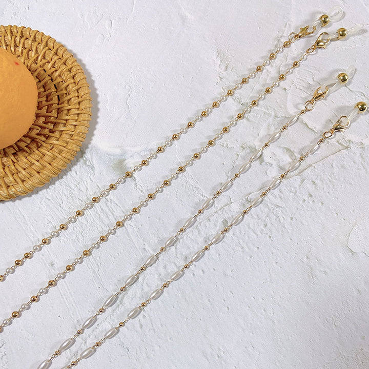 Elegant glasses holder chain with pearls Stornfield