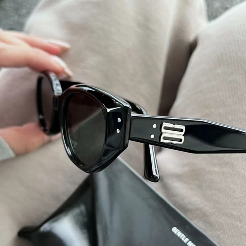 Women Cat-Eye Sunglasses in Modern Design Stornfield