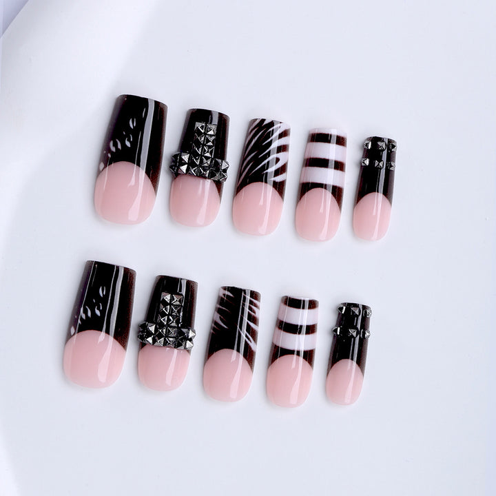 Artificial Nails in Modern Stripe and Zebra Design Stornfield