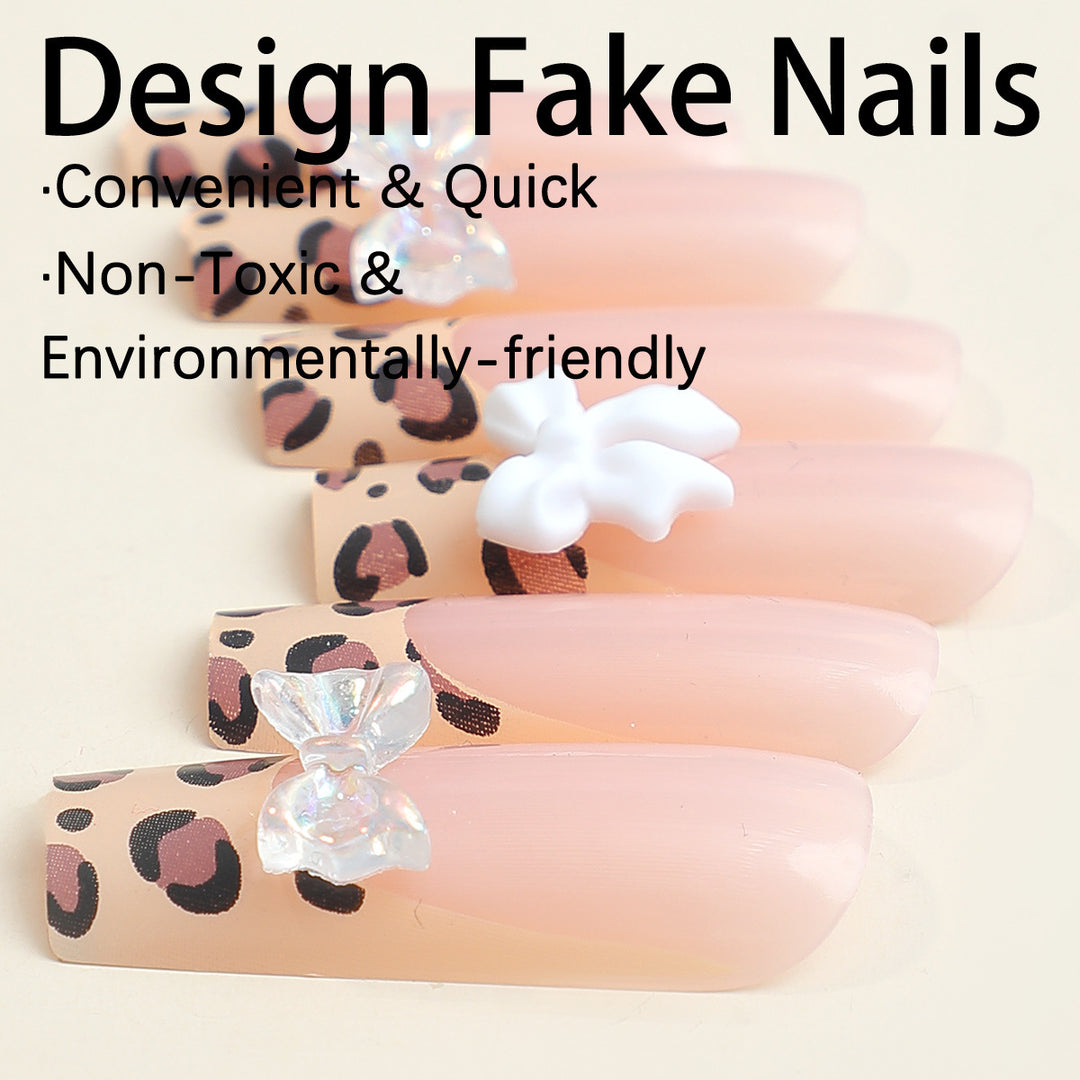 Artificial nail set with elegant crystal applications Stornfield