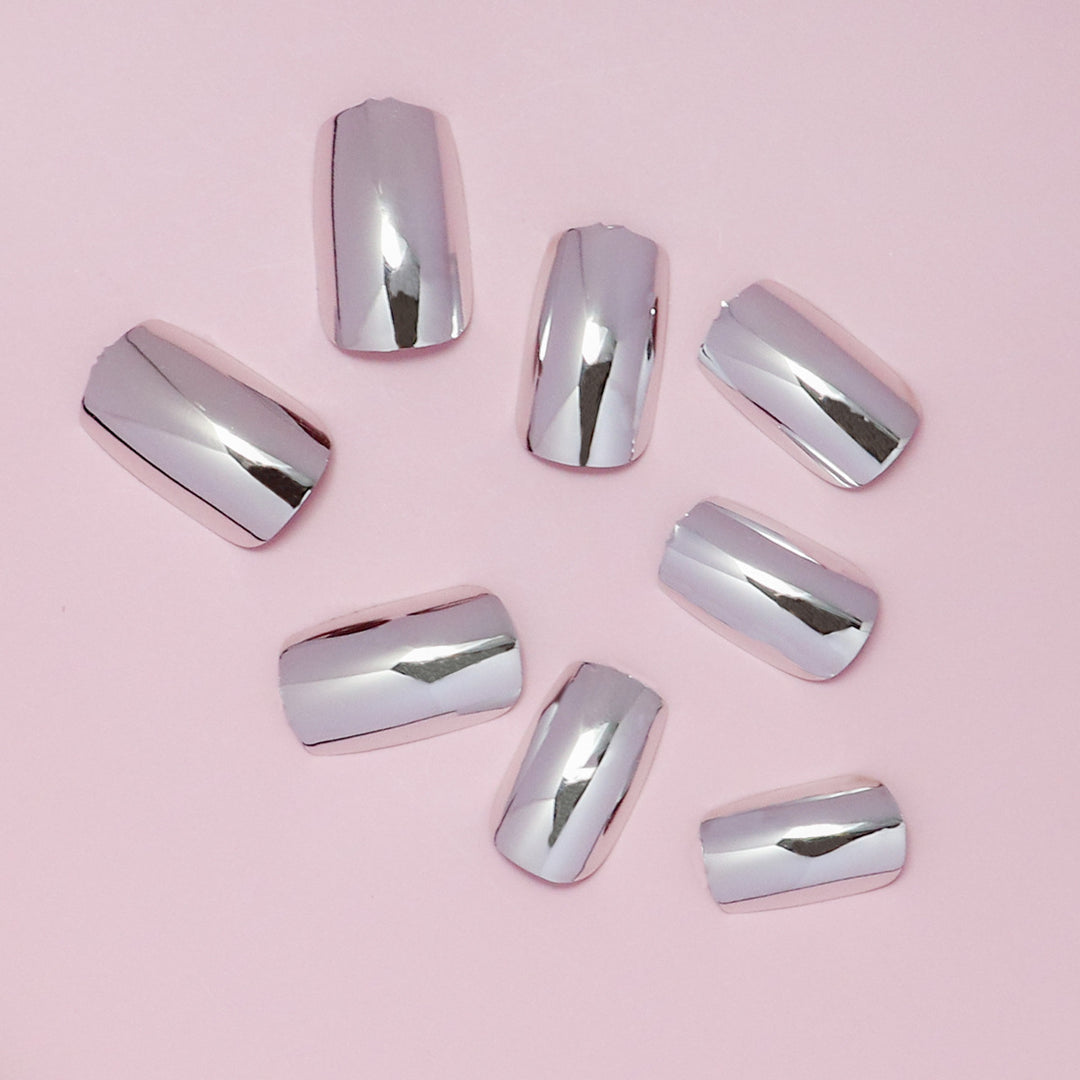 Premium Glossy Artificial Nails Stornfield